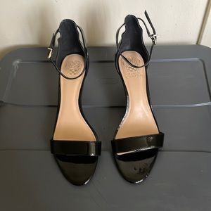 Women’s Vince Camuto sandals size 10 patent black leather kitten heel